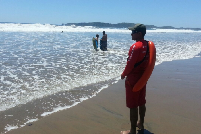 Imagen alusiva a la nota Se realiza el rescate de menores a punto de ahogarse en la región Costa Sur