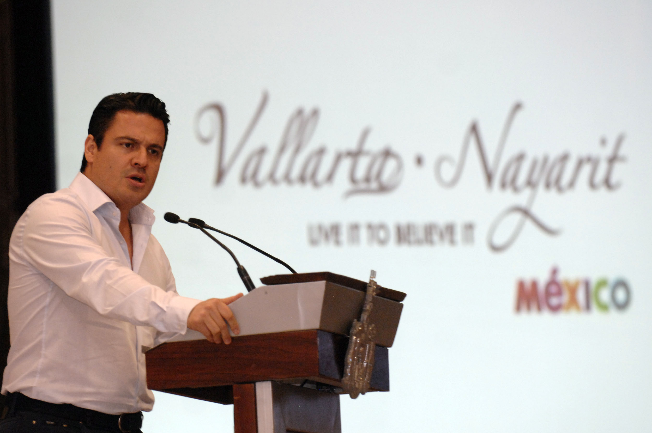 Anuncia Gobernador diez mdd para promoción de Puerto Vallarta