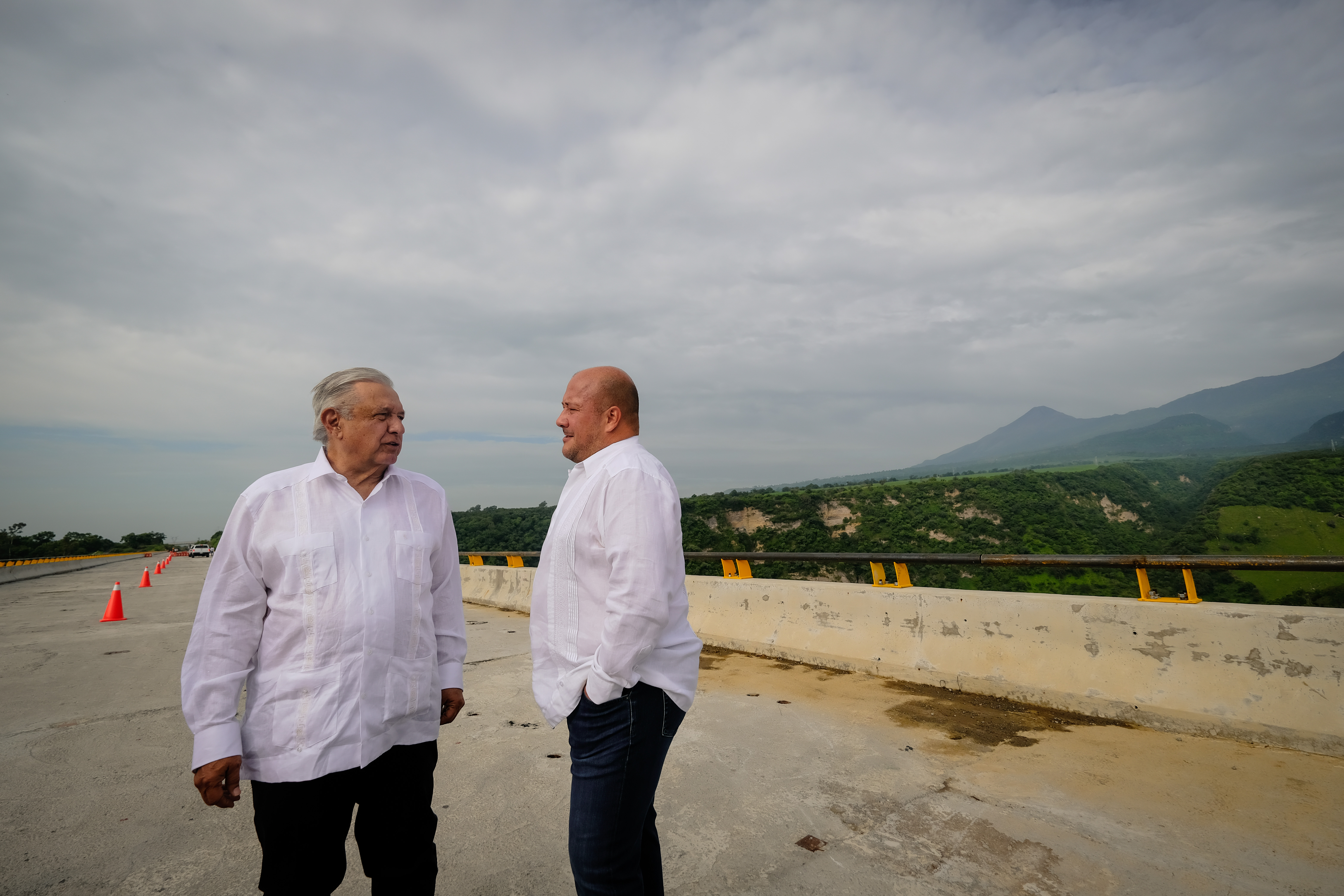 Supervisan Gobernador y Presidente Autopista Guadalajara-Colima, se terminará a finales del 2022 y facilitará el flujo comercial, económico y de mercancías, así como al turismo