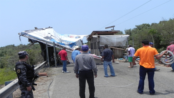 Libera Gobierno del Estado acceso a la playa Tenacatita