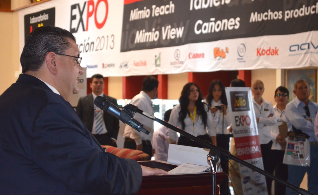 Inaugura Francisco Ayón López “Expo-Educación 2013”