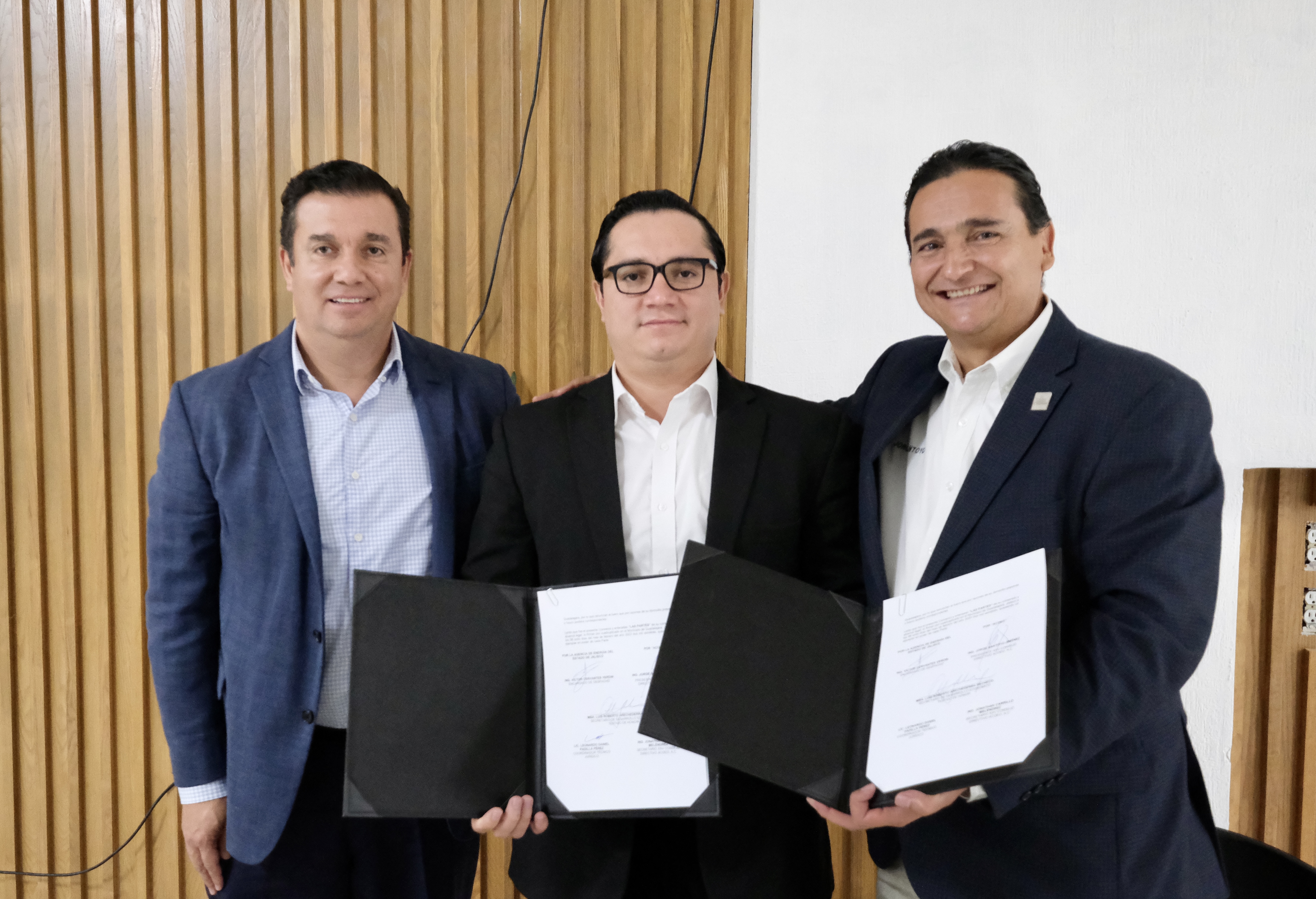 Firman convenio de colaboración la Agencia de Energía del Estado de Jalisco y la Asociación de Constructores de Obras Eléctricas de Occidente