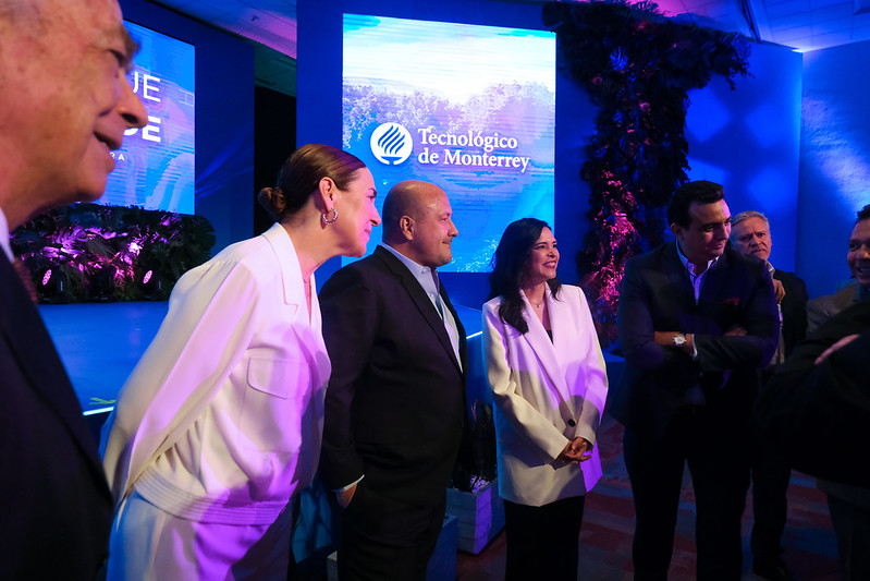 Acompaña Enrique Alfaro a Claudia Margarita Félix Sandoval, directora del Tec de Monterrey Campus Guadalajara en su informe anual
