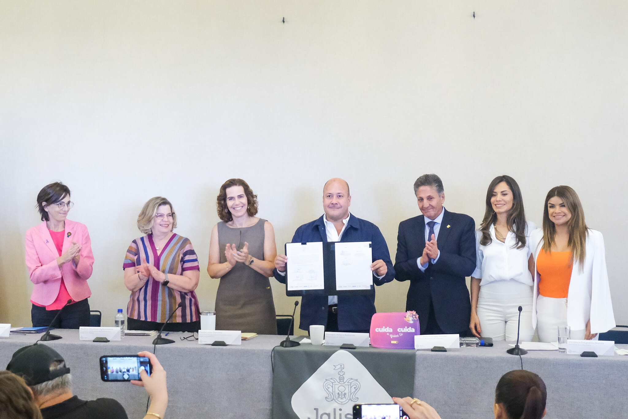 Los gobiernos de Jalisco y Zapopan, junto con el Congreso local firmaron la adhesión a la Alianza Global por los Cuidados  