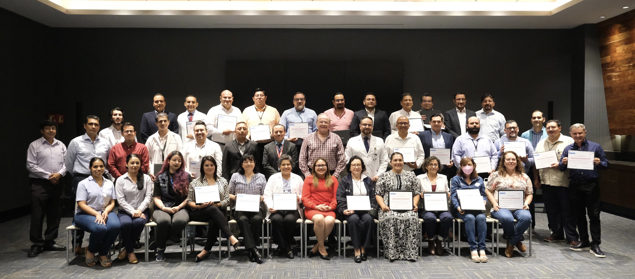 SSJ reconoce a especialistas del Sector Salud en el Día del Epidemiólogo  