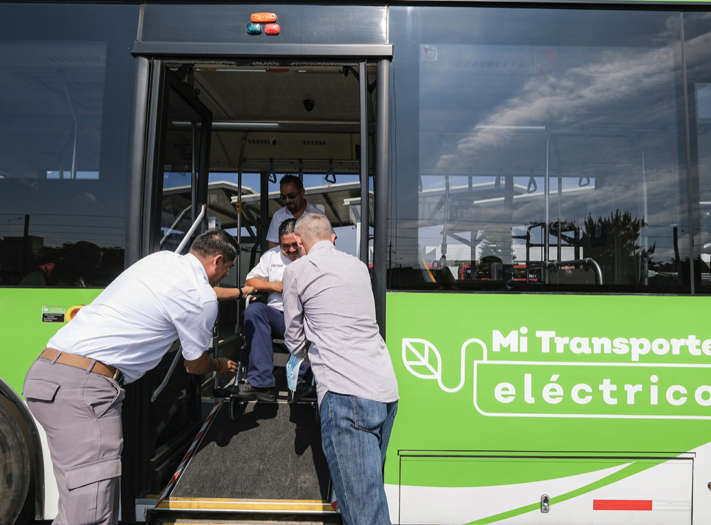 Capacita Setran a operadores de Sitren sobre Carril Bus-Bici de Avenida Hidalgo