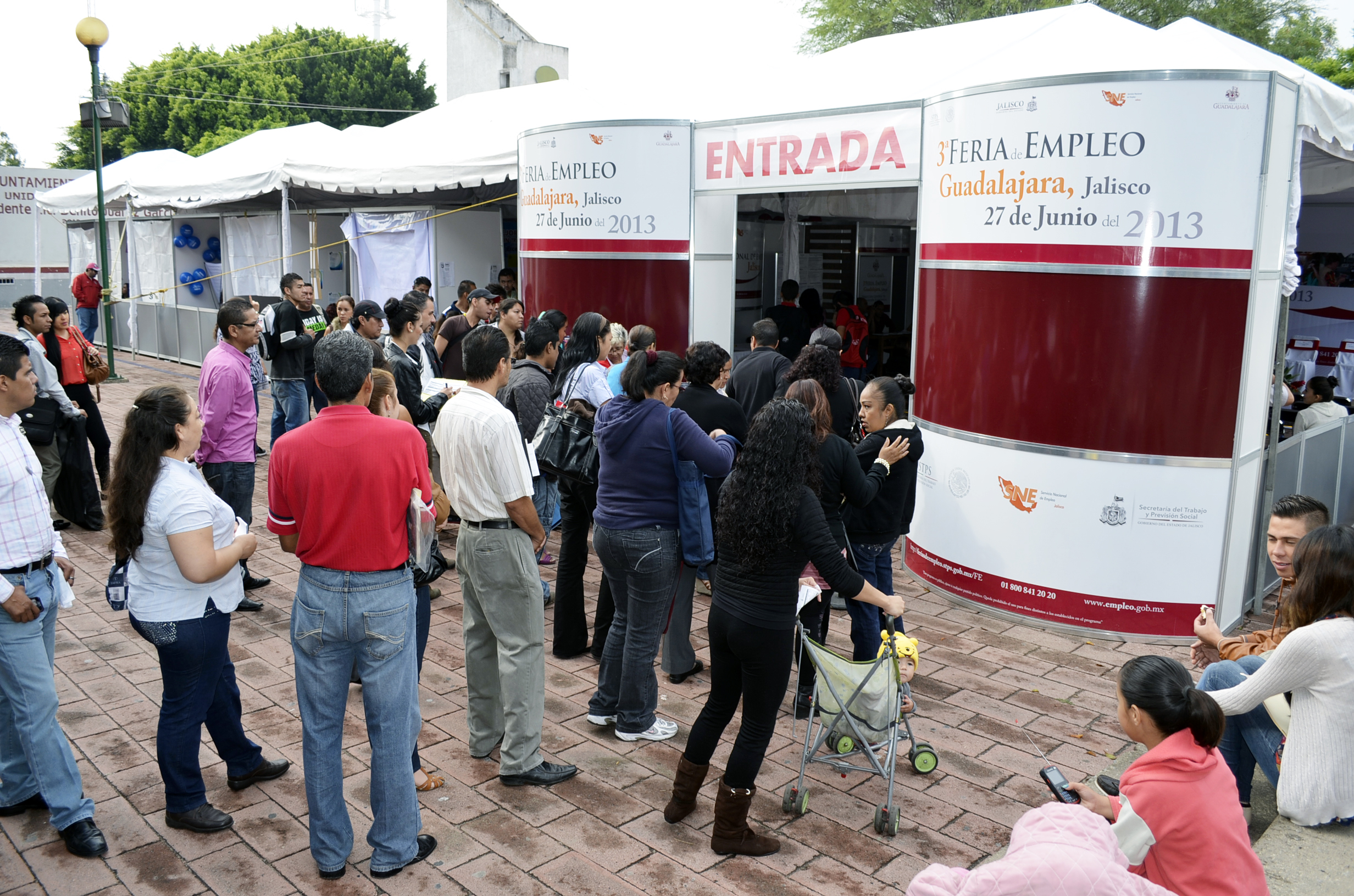 Inauguran tercera Feria de Empleo en Guadalajara 