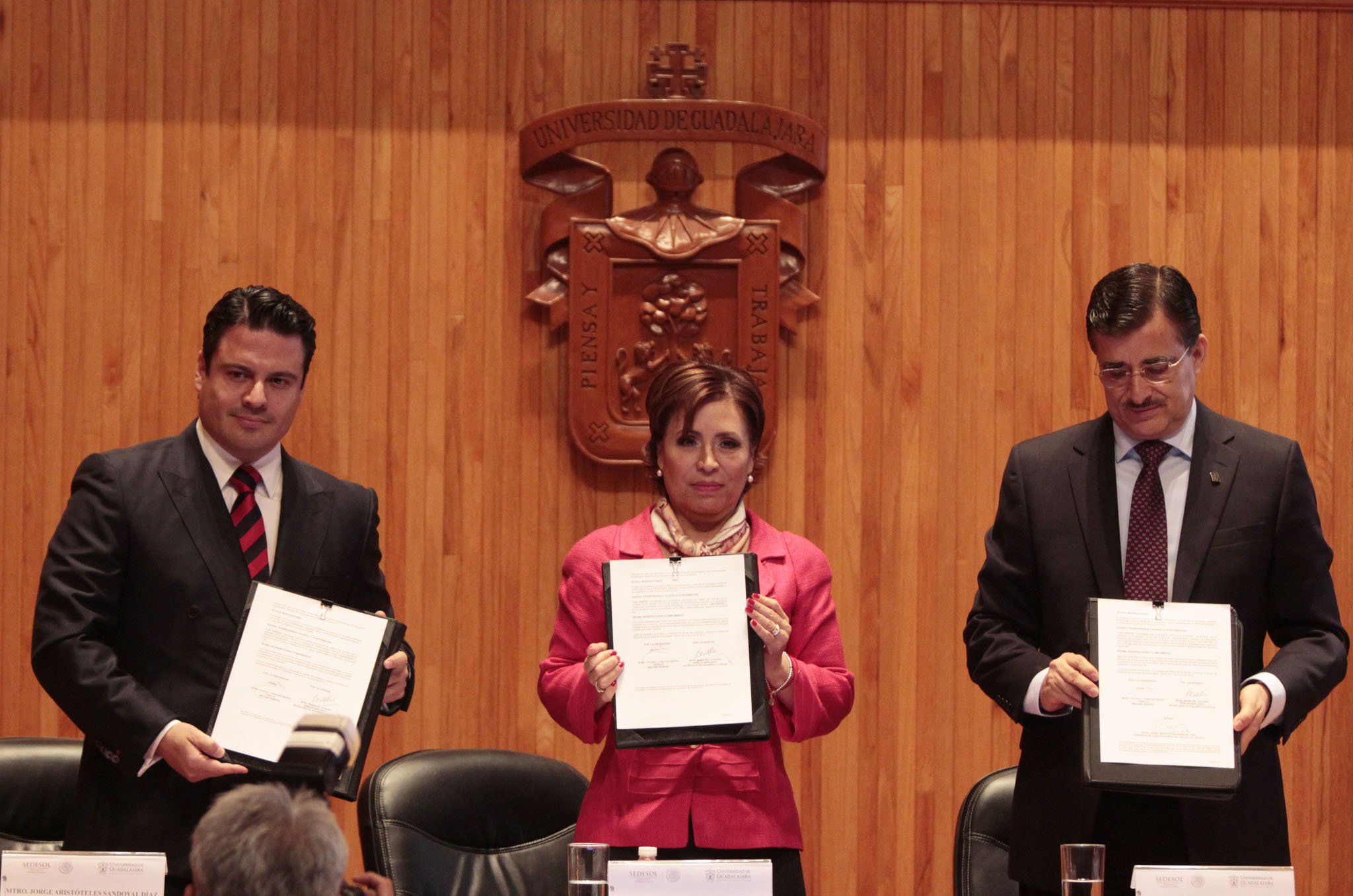 Asiste Gobernador de Jalisco a firma de convenio entre Sedesol y UdeG