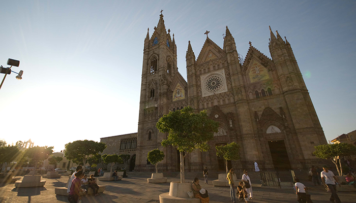 Foto de la plaza y templo Expiatorio