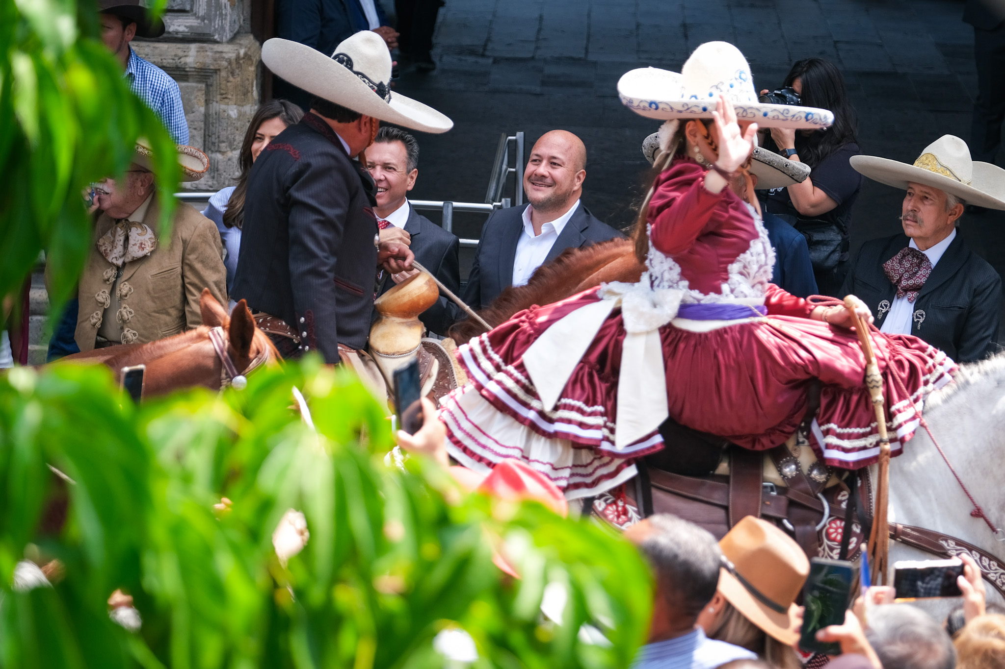 Encabeza Enrique Alfaro el tradicional Desfile Charro como símbolo de identidad y deporte nacional
