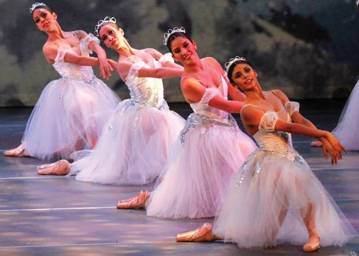 El Ballet de Jalisco presenta "El Cascanueces"