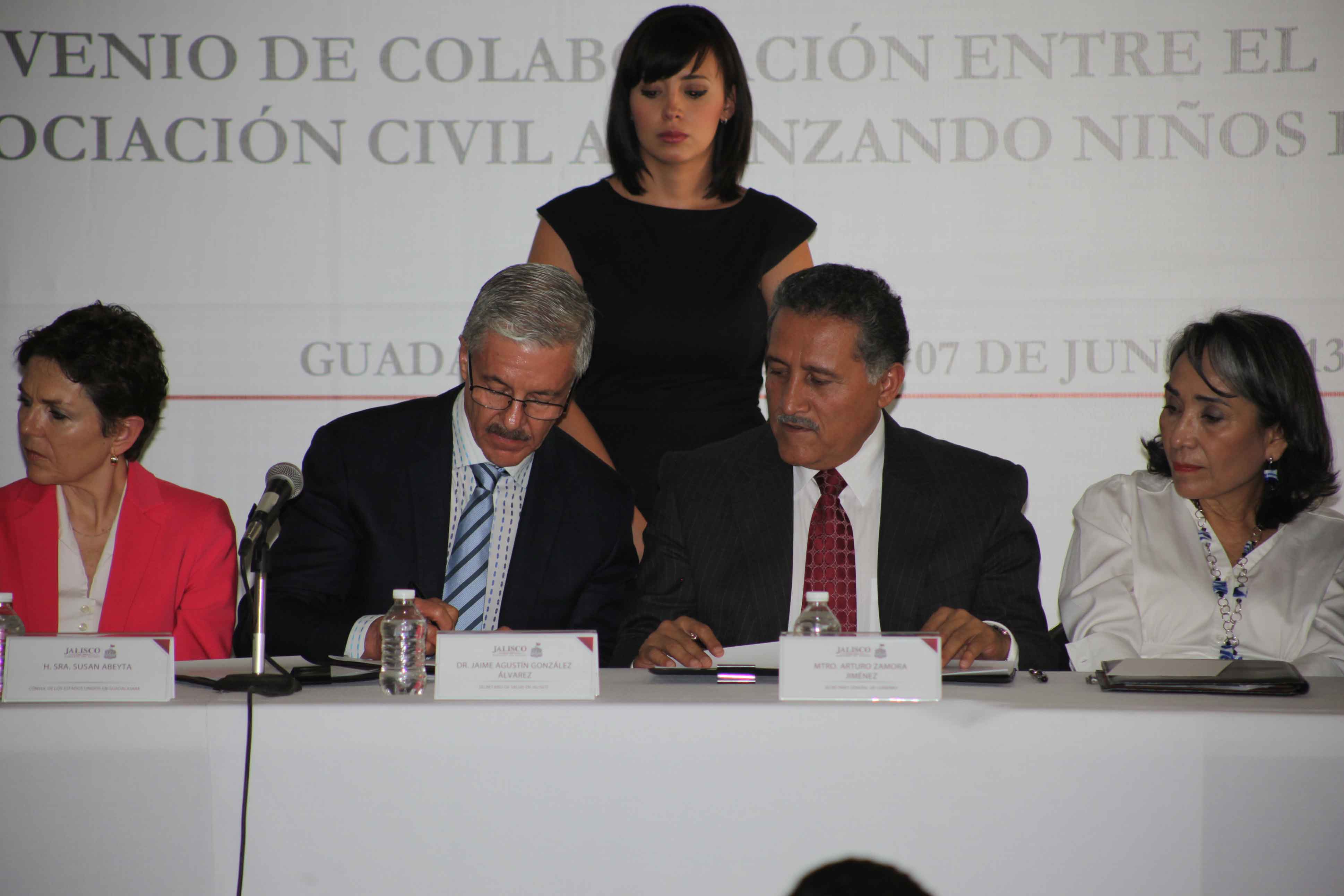 Firman SSJ y Asociación “Alcanzando Niños en las Fronteras” convenio de colaboración