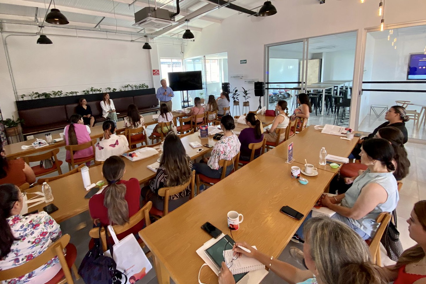 Comienza Resonant Women en Tepatitlán para consolidar el emprendimiento femenino 