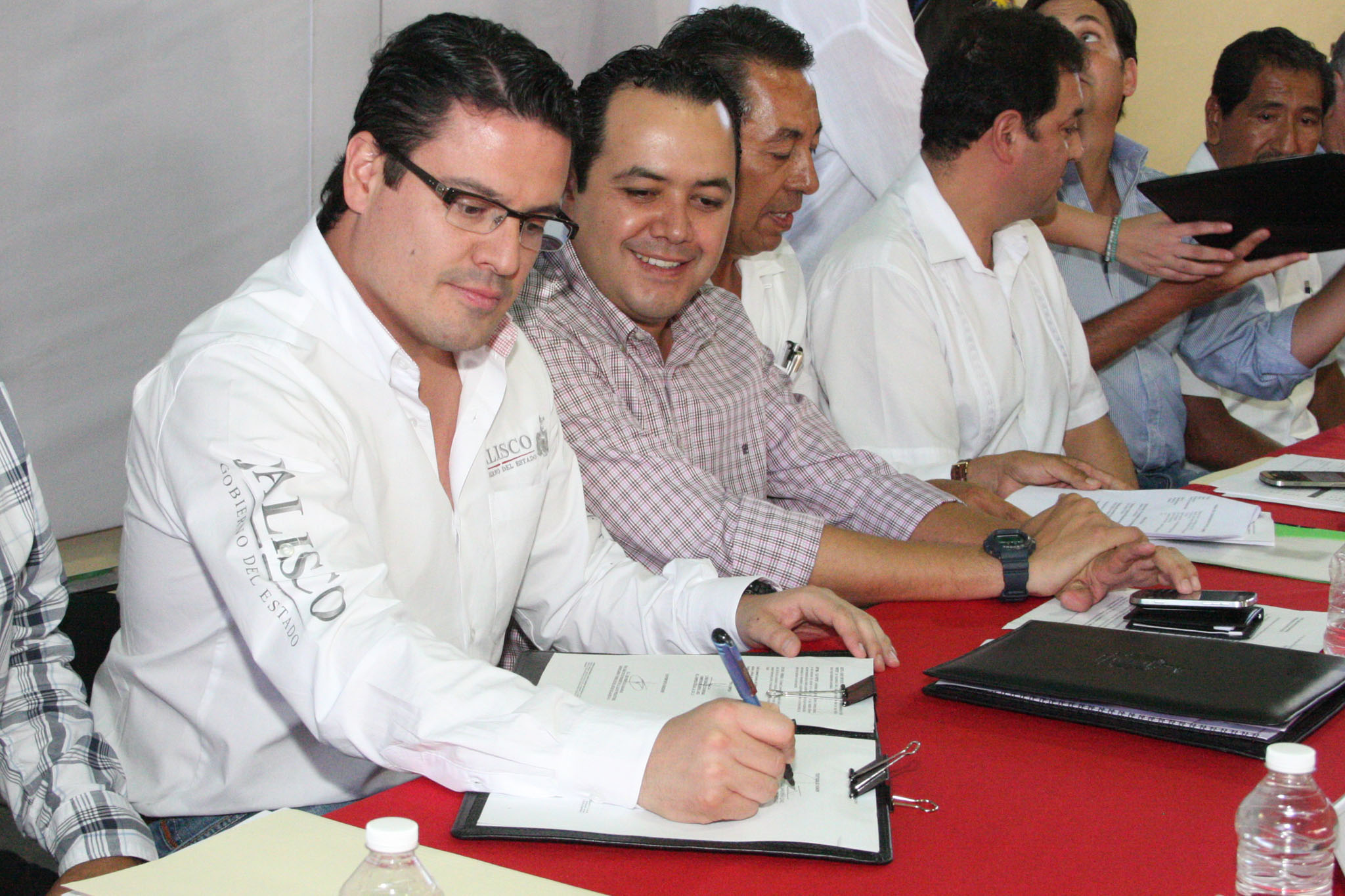 Firma Aristóteles Sandoval acuerdo para producción de etanol y ajonjolí en Tomatlán