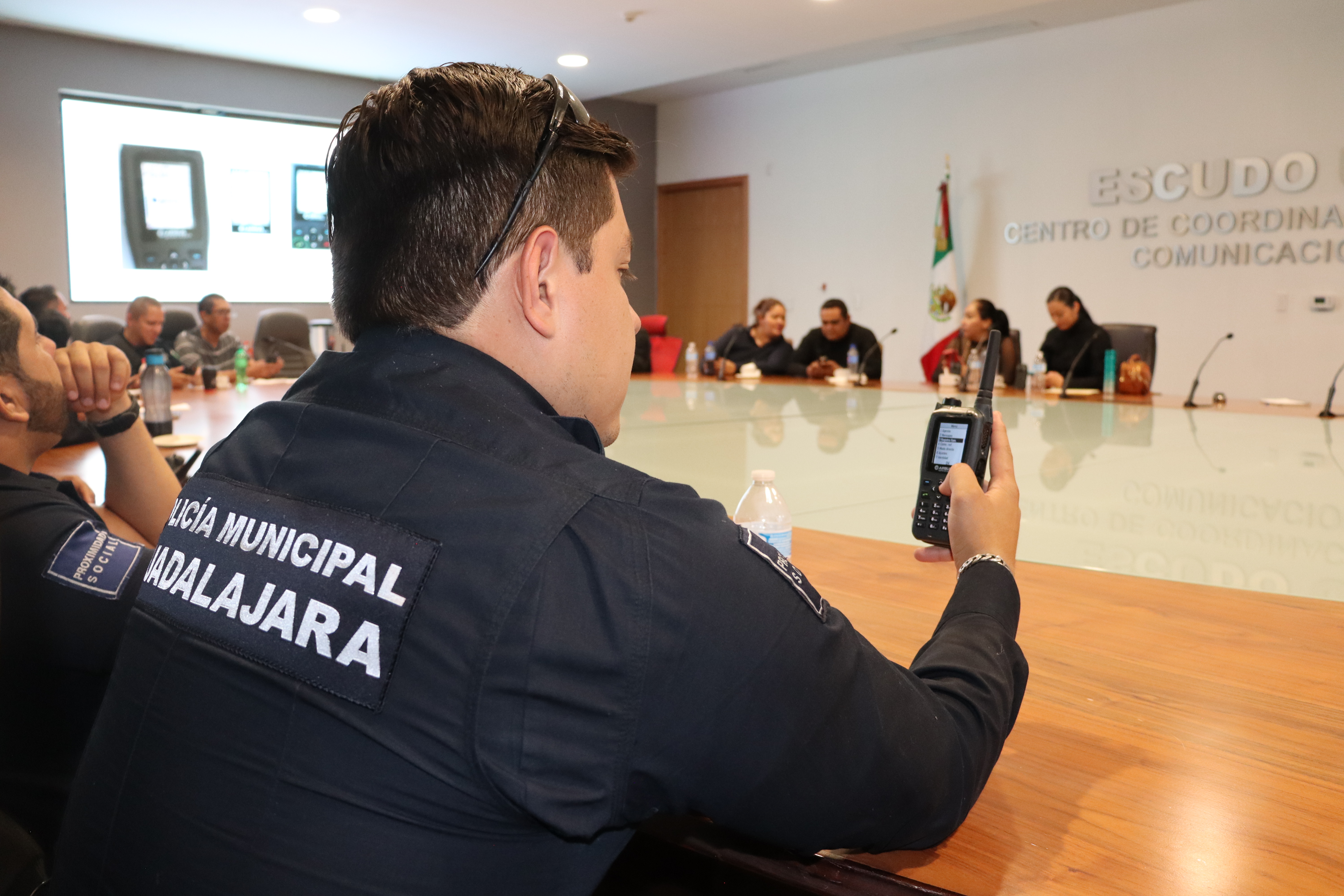 ESCUDO URBANO C5 DA ADIESTRAMIENTO A COMISARÍAS SOBRE USO DE EQUIPO DE RADIOCOMUNICACIÓN