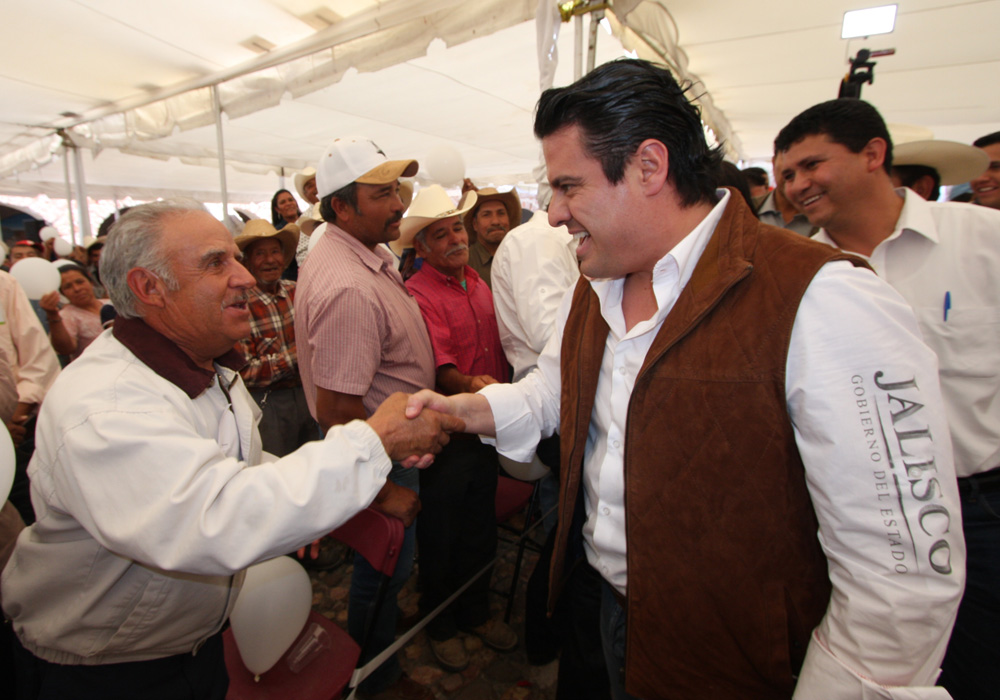 Entrega Aristóteles Sandoval apoyos a productores afectados por la sequía en Ojuelos