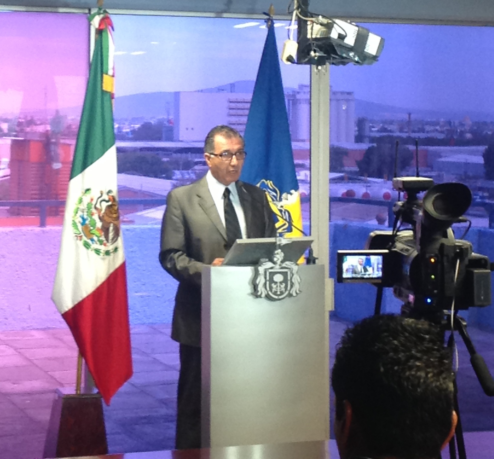 RUEDA DE PRENSA CONCEDIDA POR EL MAESTRO RAFAEL CASTELLANOS, FISCAL CENTRAL DEL ESTADO DE JALISCO, EL DÍA 10 DE MARZO DEL 2013