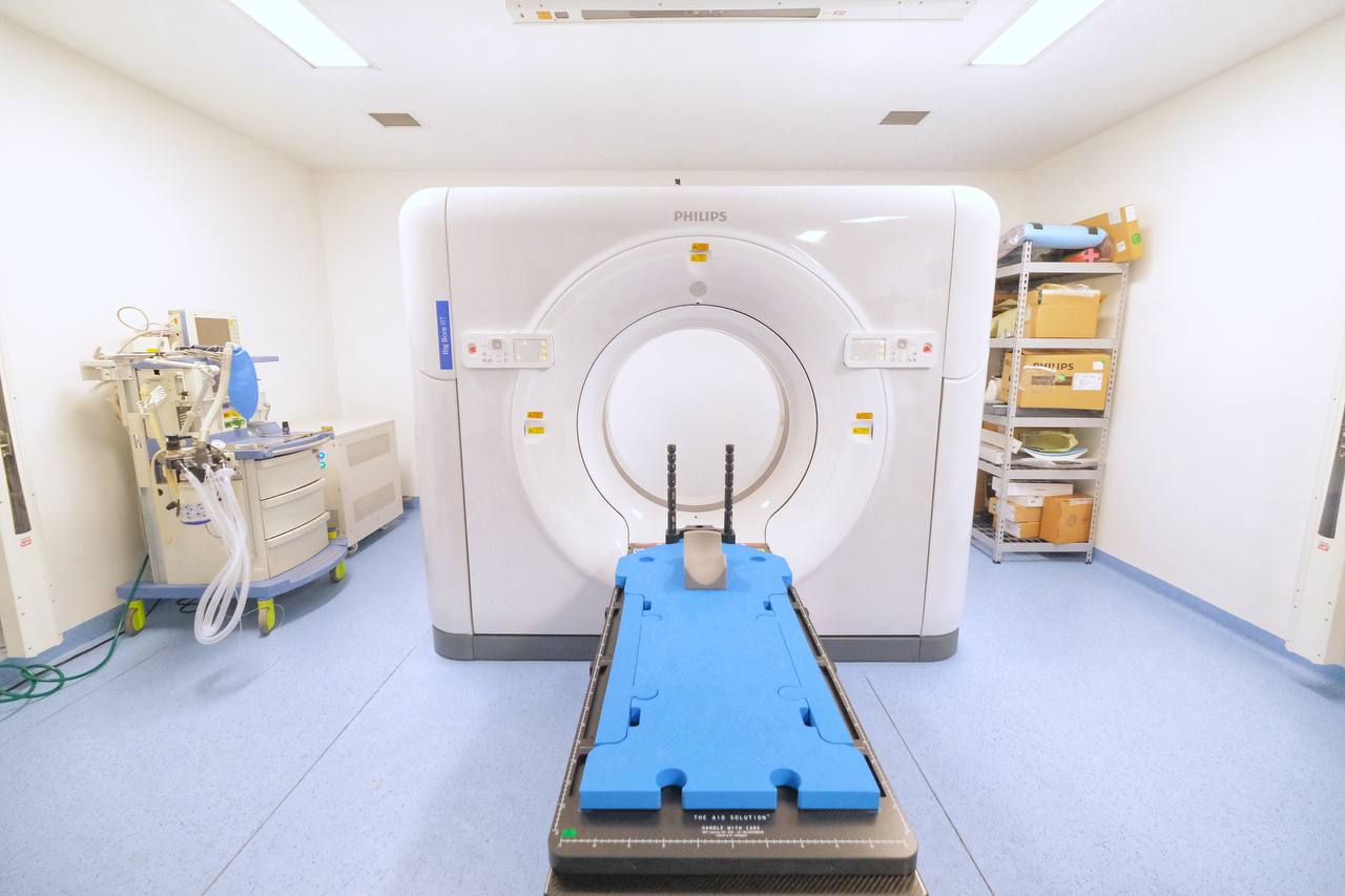 Entregan equipo de radioterapia de última tecnología al Instituto Jalisciense de Cancerología; aumentará la eficacia en el tratamiento del cáncer beneficiando a más de mil 500 personas sin seguridad social cada año