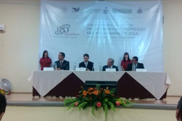 Imagen alusiva a la nota La SICYT refrenda su compromiso de mejorar la calidad y cobertura de la educación superior en Jalisco • Toma protesta el nuevo director del ITS de Lagos de Moreno