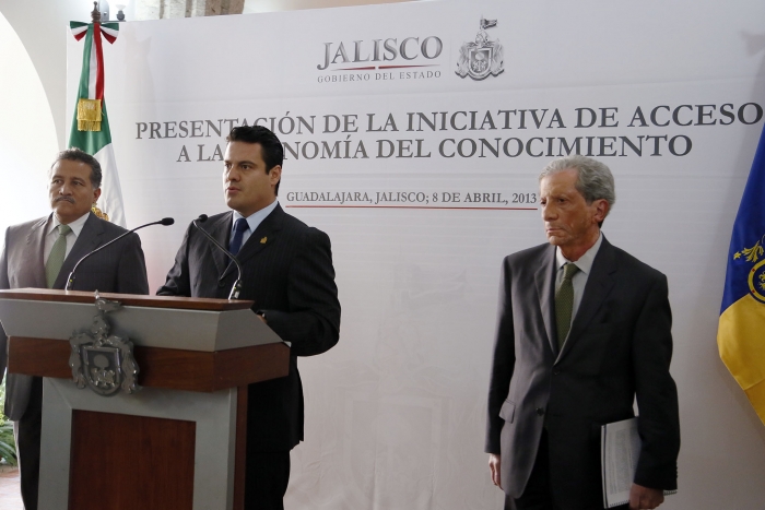 Presenta el Gobierno del Estado iniciativa de reforma para que jaliscienses accedan a la sociedad de la información