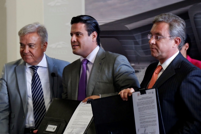 Firma Aristóteles Sandoval convenio de campaña de denuncia ciudadana con la CIRT, delegación Jalisco