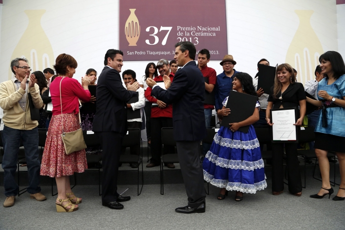 La artesanía, una historia viva del país: Aristóteles Sandoval