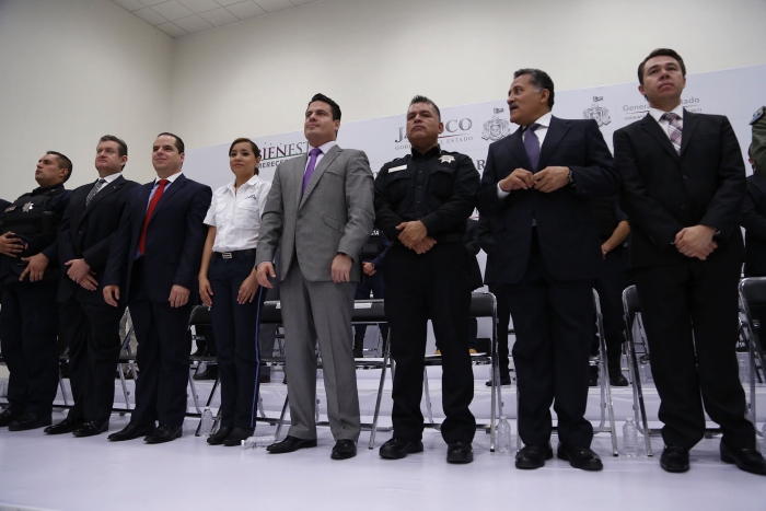 Entrega Gobierno de Jalisco equipo a policías municipales 