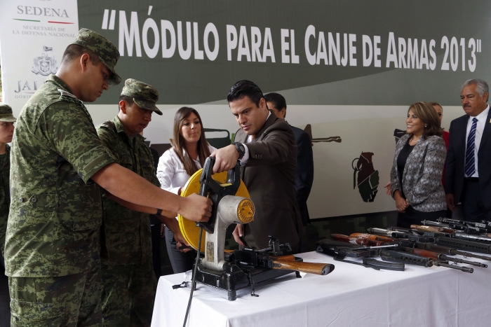 Exhorta Gobernador de Jalisco a participar en programa de canje de armas de fuego