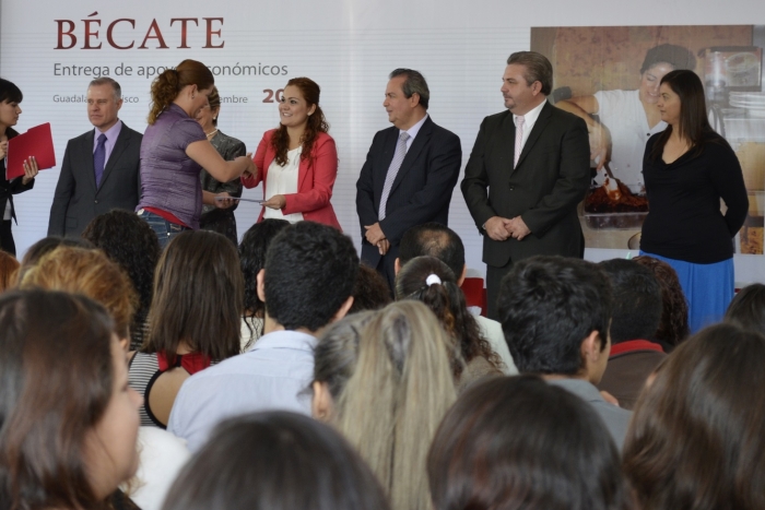 Imagen alusiva a la nota Entrega STPS reconocimientos a becarios del Servicio Nacional del Empleo