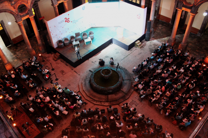 Personas en un audiorio en el Congreso Internacional de Industrias Culturales y Creativas