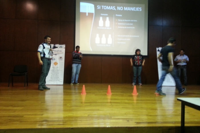 Imagen alusiva a la nota “Pilotos por la Seguridad Vial” concientiza a estudiantes sobre los efectos del alcohol