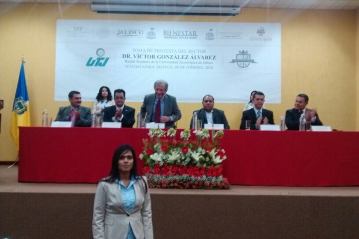 Imagen alusiva a la nota Toma protesta Jaime Reyes Robles a Víctor González Álvarez como rector de la UTJ