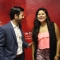 Alejandra Rodríguez Navarro, vestida con blusa rosa, sonríe por su logro.